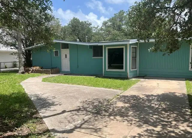 Property at 208 Timber Lane Loop, Rockport, TX, 78382, 2 beds, 1 bath, [object Object]