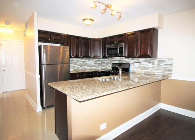 Photo of 511 Nicole Dr Unit 1, Bartlett, IL 60103