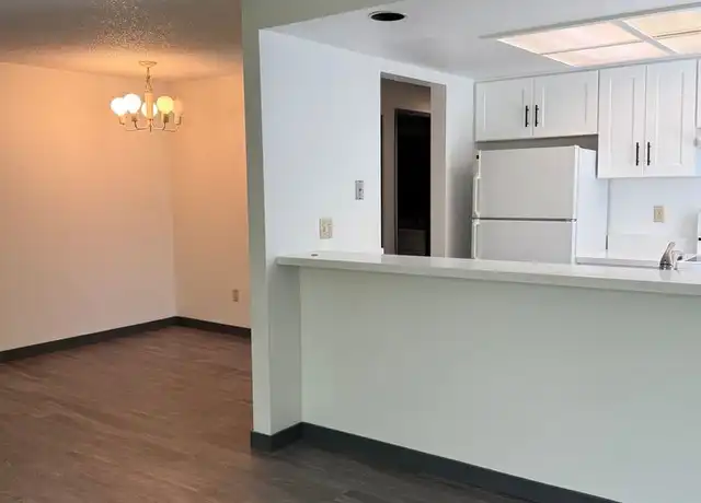 Property at 3019 3rd Ave W Unit 8, Seattle, WA, 98119, 2 beds, 1 bath, [object Object]