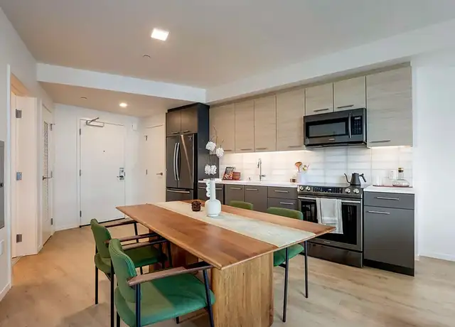 Photo of 40 Harrison St, Oakland, CA 94607