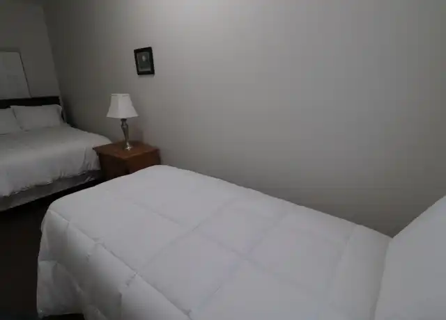 Property at 286 Park St Unit 3E, Hartford, CT, 06106, 3 beds, 1 bath, [object Object]