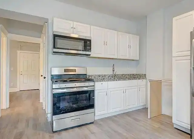 Property at 3649 W Montrose Ave Unit 1R, Chicago, IL, 60618, 3 beds, 2 baths, [object Object]