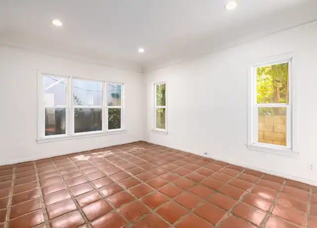 Property at 1848 Mariposa Ave Unit 203, Los Angeles, CA, 90027, 1 bed, 1 bath, [object Object]