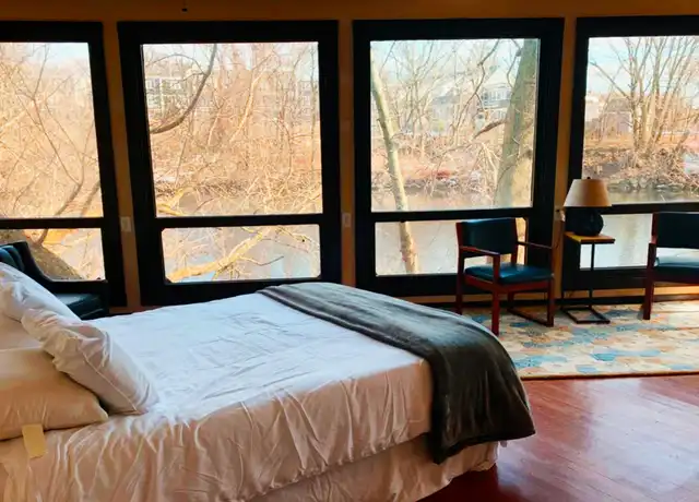 Property at 763 High St Unit 6ANNEX, Central Falls, RI, 02863, 2 beds, 1 bath, [object Object]