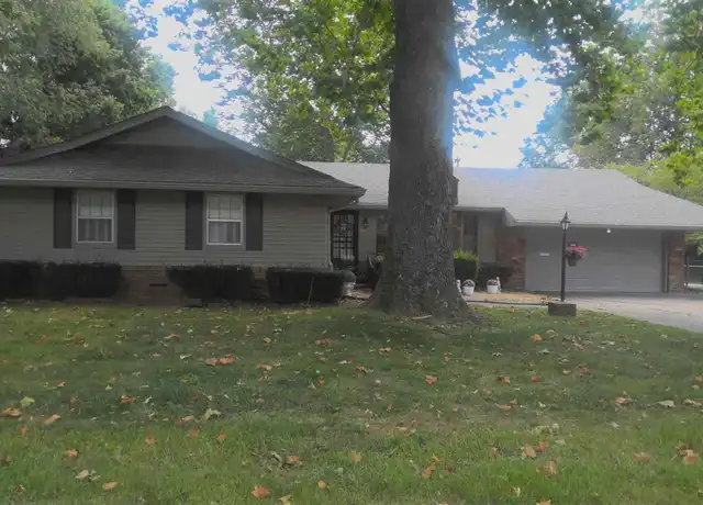 Property at 2302 E Seminole St, Springfield, MO, 65804, 3 beds, 1.5 baths, [object Object]