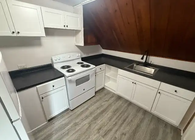 Property at 2408 W High St Unit 3, Racine, WI, 53404, 2 beds, 1 bath, [object Object]