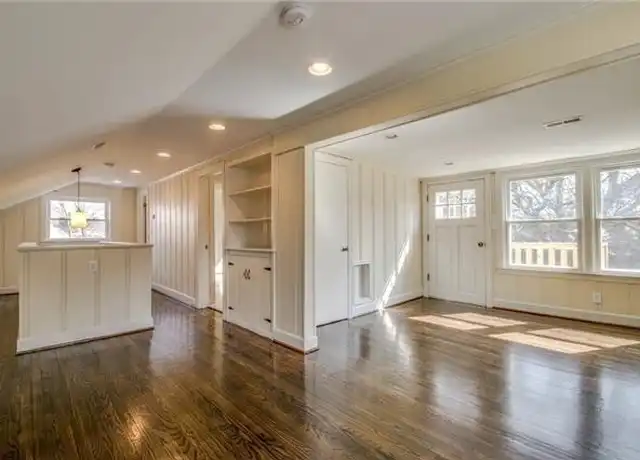 Property at 615 Skyview Dr, Nashville, TN, 37206, 3 beds, 2 baths, [object Object]