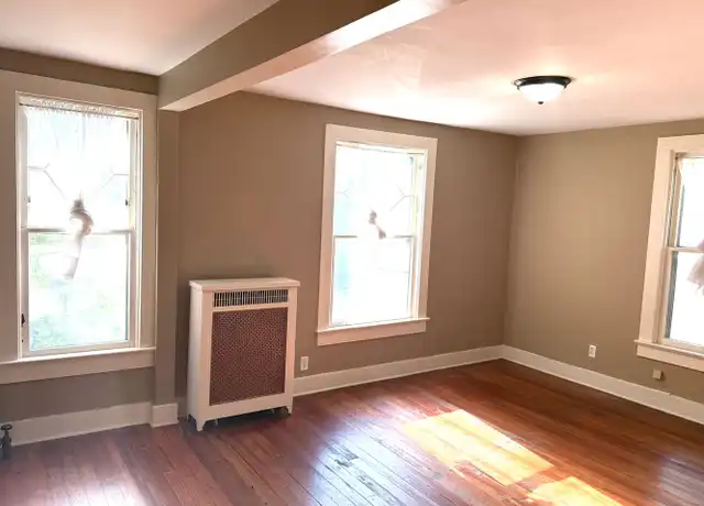 Property at 712 Jackson St Apt 2, Fort Wayne, IN, 46802, 1 bed, 1 bath, [object Object]