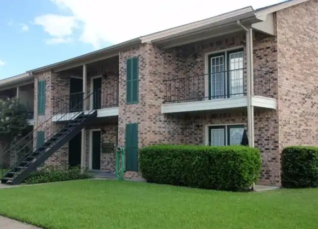 Property at 6824 Camden Ln, Groves, TX, 77619, 1 bed, 1 bath, [object Object]