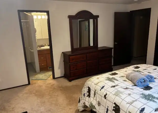 Property at 7941 SE 103rd Ave, Portland, OR, 97266, 1 bed, 1 bath, [object Object]