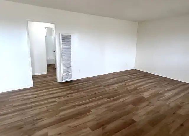 Property at 12722 S Figueroa St Unit 8, Los Angeles, CA, 90061, 2 beds, 1 bath, [object Object]