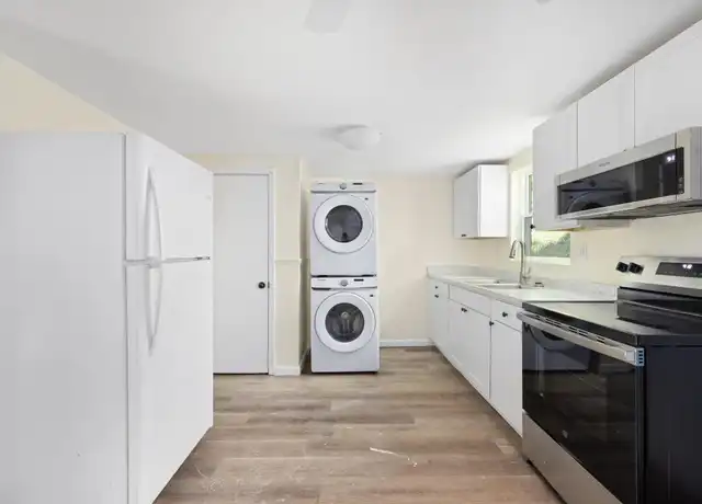 Property at 131 Captain Ave Unit 1, Elizabethton, TN, 37643, 2 beds, 1 bath, [object Object]
