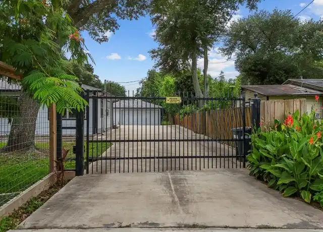 Property at 2940 Piper Rd Unit 2, Pearland, TX, 77584, 1 bed, 1 bath, [object Object]