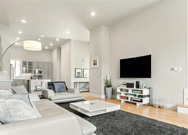 Property at 3816 Roseland Ave Unit B100, Dallas, TX, 75204, 3 beds, 3.5 baths, [object Object]