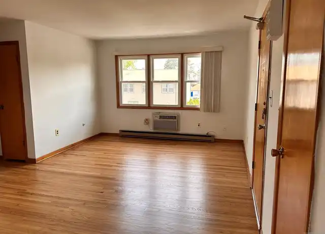 Property at 333 Green Ave Unit 4, Lyndhurst, NJ, 07071, 1 bed, 1 bath, [object Object]
