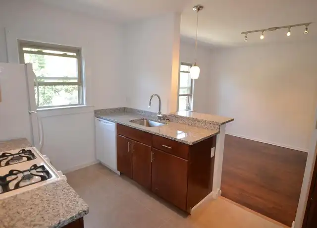 Property at Larchmont Red Door Living - 17315 Madison Ave, Lakewood, OH, 44107, 3 beds, 1 bath, [object Object]