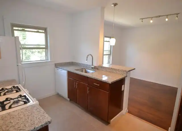Property at Larchmont Red Door Living - 17315 Madison Ave, Lakewood, OH, 44107, 1-2 bed, 1 bath, [object Object]