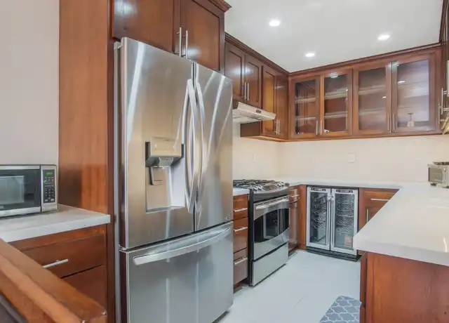 Property at 3121 Colorado Ave Unit K, Santa Monica, CA, 90404, 3 beds, 3 baths, [object Object]