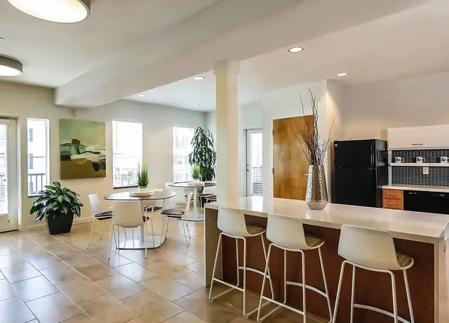 Photo of 2915 Avenue H, Galveston, TX 77550