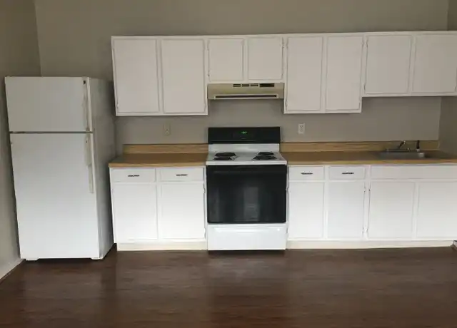 Property at 87 East St Unit 2, Whitinsville, MA, 01588, 2 beds, 1 bath, [object Object]