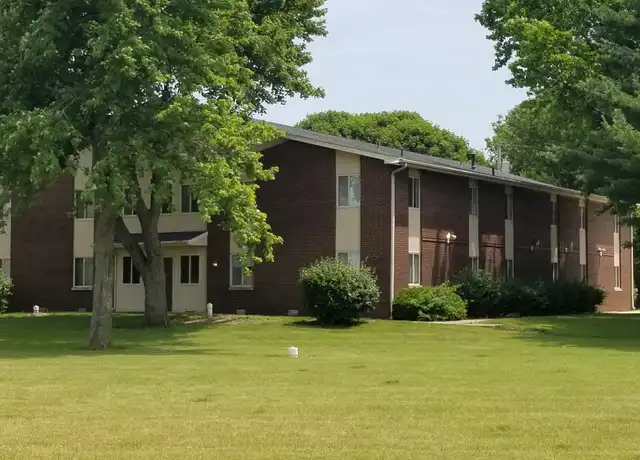 Property at 351 Southland Dr Unit 11, Warrensburg, IL, 62573, 1 bed, 1 bath, [object Object]