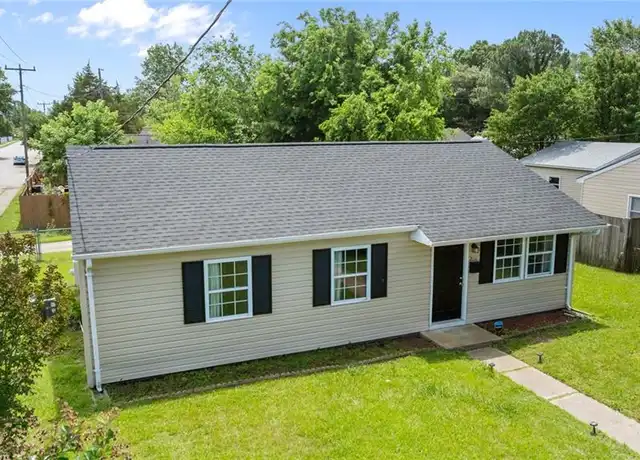 Property at 2014 Somerville Dr, Hampton, VA, 23663, 4 beds, 1 bath, [object Object]