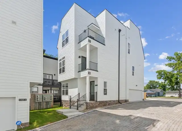 Property at 206B N 9th St, Nashville, TN, 37206, 4 beds, 4 baths, [object Object]