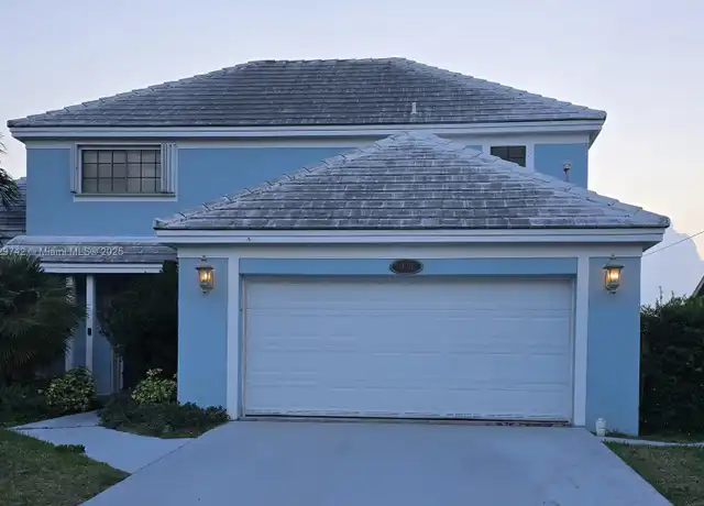 Property at 320 SE 12th Ave, Pompano Beach, FL, 33060, 3 beds, 2.5 baths, [object Object]
