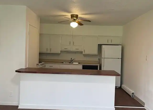 Property at 6319 Hickman Rd Unit 24, Des Moines, IA, 50322, 2 beds, 1 bath, [object Object]