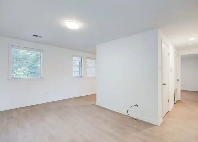 Property at 2038 Southern Ave Unit 4, Memphis, TN, 38114, 1 bed, 1 bath, [object Object]