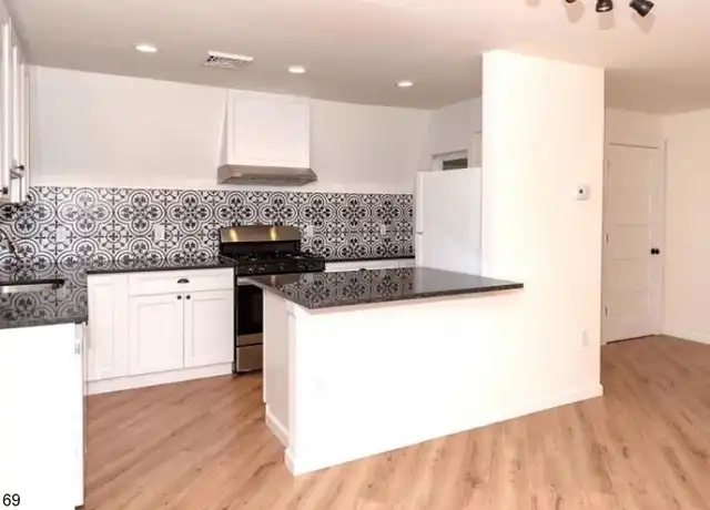 Property at 204 Hillside Ave Unit 3, Glen Ridge, NJ, 07028, 1 bed, 1 bath, [object Object]