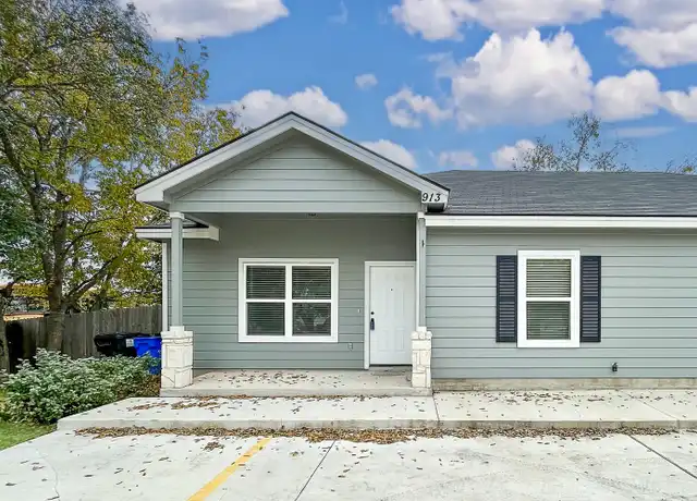 Property at 913 W Seideman St, Seguin, TX, 78155, 3 beds, 2 baths, [object Object]