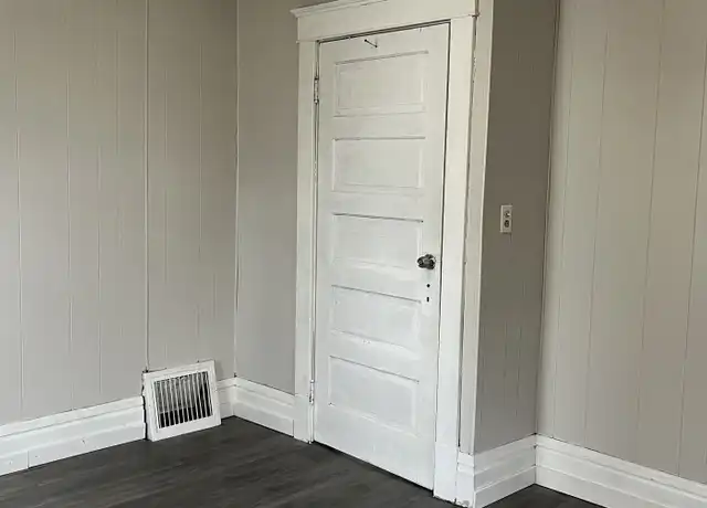 Property at 2336 Hoyt St, Muskegon, MI, 49444, 3 beds, 1 bath, [object Object]