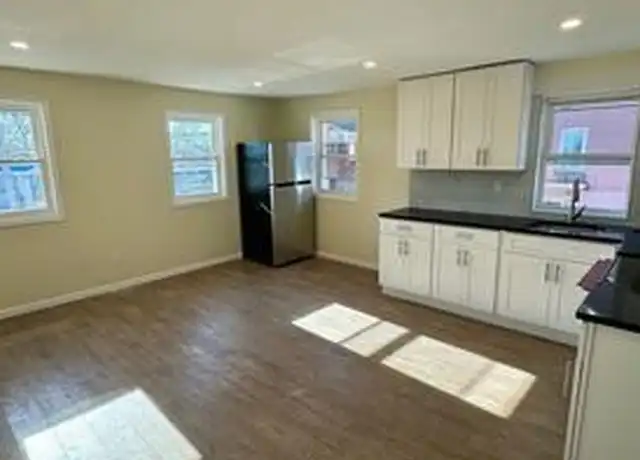 Property at 71 E Main St Unit 2A, Middletown, NY, 10940, 1 bed, 1 bath, [object Object]