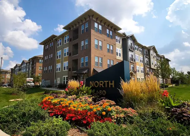 Photo of 680 E Algonquin Rd, Schaumburg, IL 60173