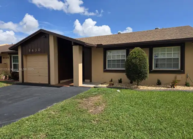 Property at 9430 S Meadows Cir, Miramar, FL, 33025, 3 beds, 2 baths, [object Object]