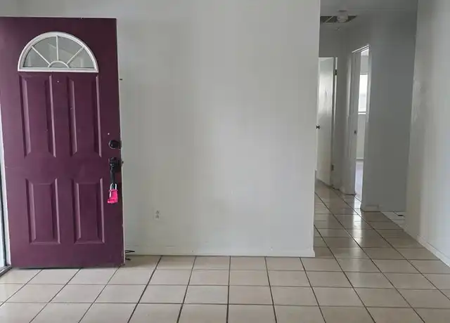 Property at 1905 E Linda St, Plant City, FL, 33563, 3 beds, 1 bath, [object Object]