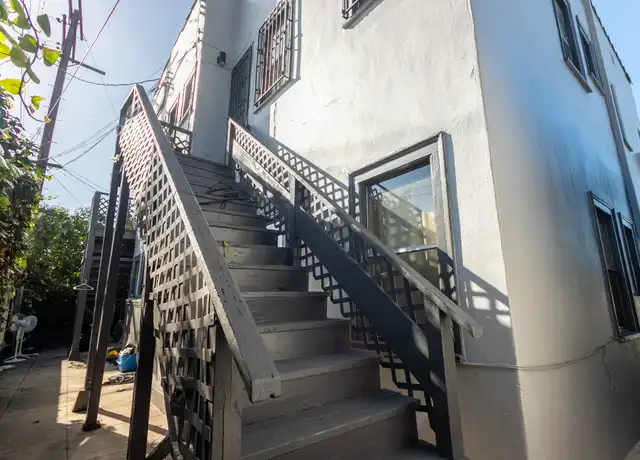 Property at 2812 12th Ave, Los Angeles, CA, 90018, 1 bed, 1 bath, [object Object]