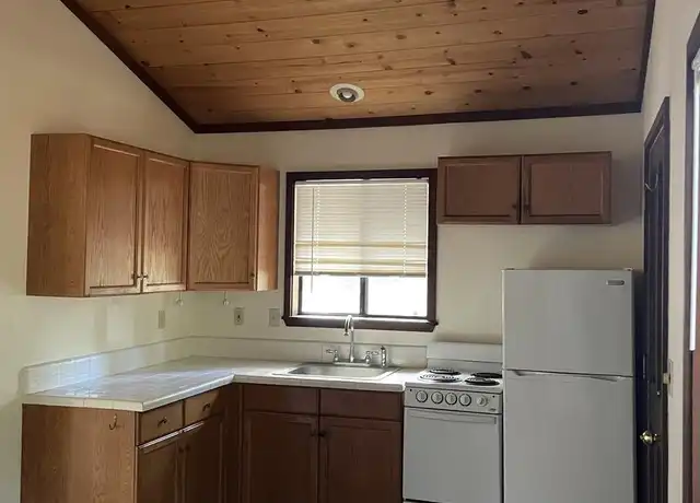 Property at 8181 Hacienda Ln, Soquel, CA, 95073, 1 bed, 1.5 baths, [object Object]