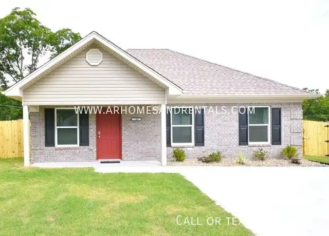 Property at 140 Roosevelt Rd, Jacksonville, AR, 72076, 4 beds, 2 baths, [object Object]