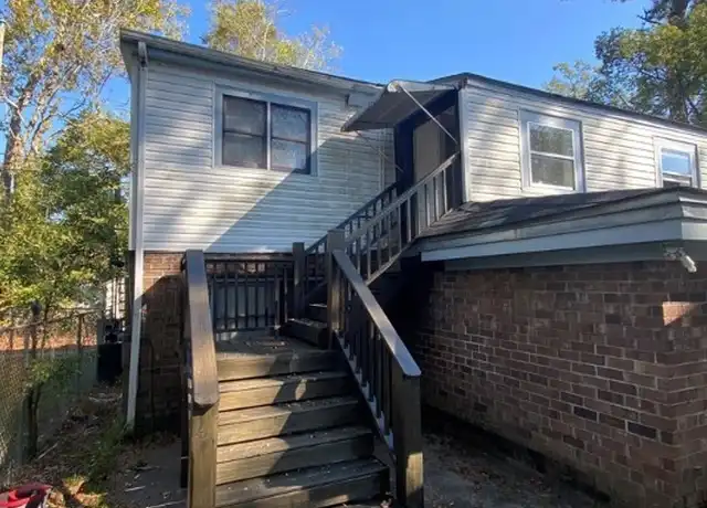 Property at 1208 E 42nd St Unit Upper, Savannah, GA, 31404, 3 beds, 1 bath, [object Object]