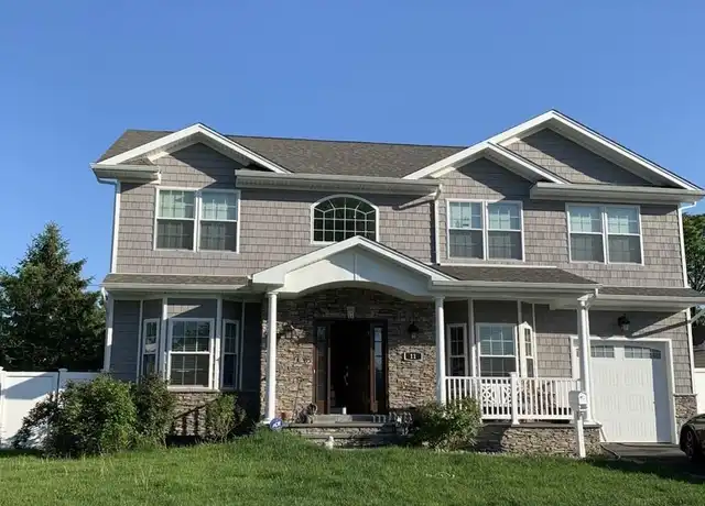 Property at 11 Lillian Ln, Plainview, NY, 11803, 5 beds, 4 baths, [object Object]