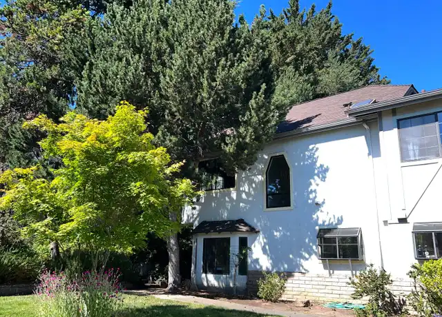 Property at 495 Chestnut St Unit 8, Ashland, OR, 97520, 3 beds, 1.5 baths, [object Object]