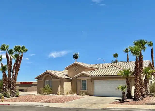 Property at 722 Wolf Point St, Henderson, NV, 89002, 3 beds, 2 baths, [object Object]