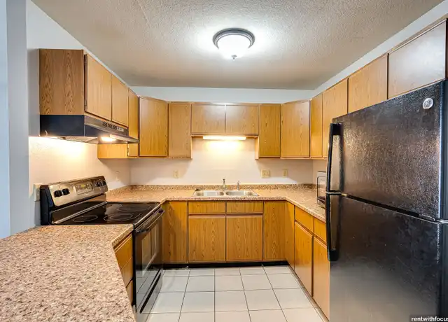 Property at 825 Wisconsin St Unit 1A, Oshkosh, WI, 54901, 4 beds, 1 bath, [object Object]