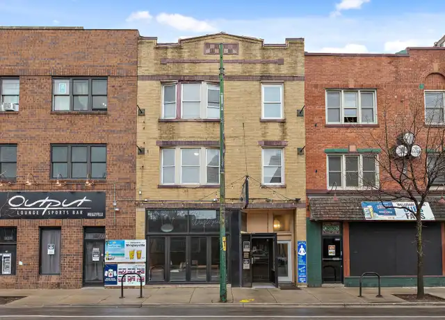 Property at 3722 N Clark St, Chicago, IL, 60613, 3 beds, 1 bath, [object Object]