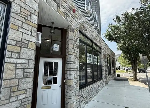 Property at 421 Salem St Unit 2B, Medford, MA, 02155, 2 beds, 1 bath, [object Object]