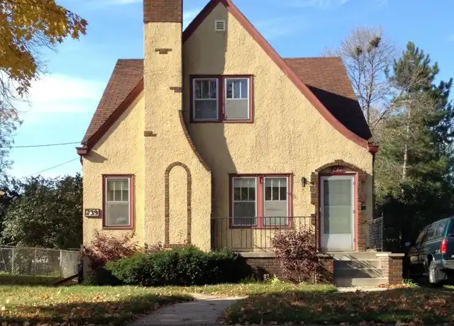Property at 739 Albert St N Unit 739, St Paul, MN, 55104, 2 beds, 1 bath, [object Object]