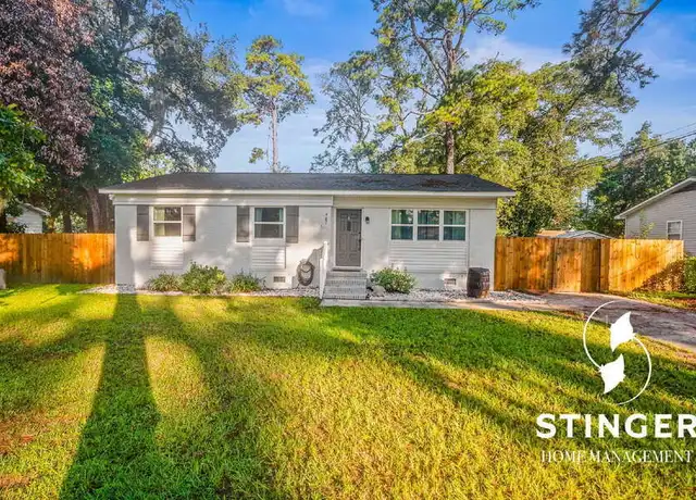 Property at 907 Belleview Cir W, Beaufort, SC, 29902, 3 beds, 1.5 baths, [object Object]