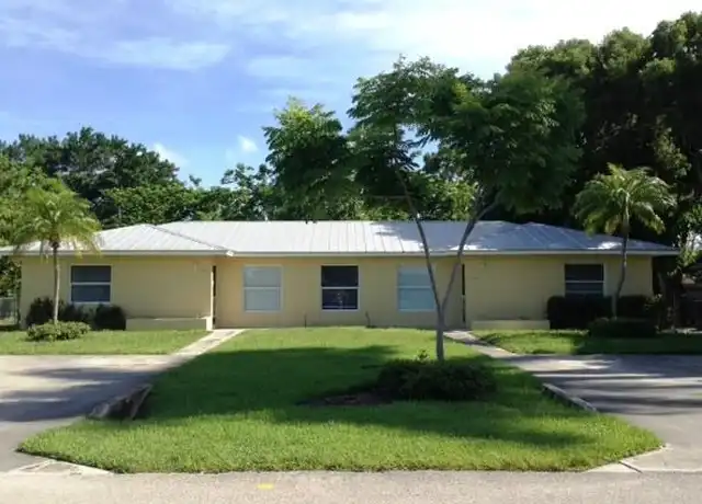 Property at 717 108th Ave N, Naples, FL, 34108, 3 beds, 2 baths, [object Object]